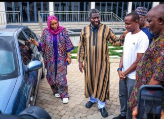 Gagdi Gifts Vehicles to Aides for Outstanding Service